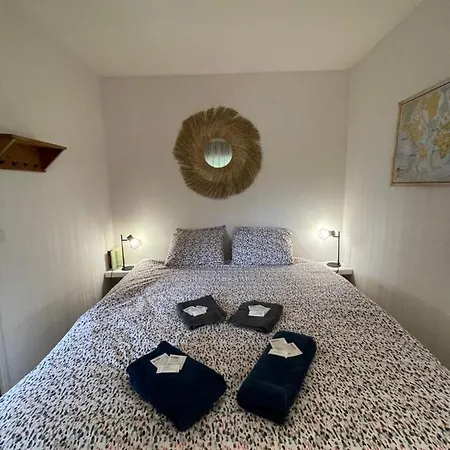 Appt Tout A Pied Pour 4 Personnes A 5 Minutes De La Gare, Du Centre Et De Deauville Et A 15 Min De La Gare Au Calme Apartamento