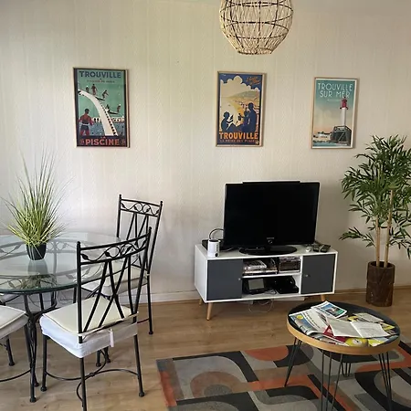 Apartamento Appt Tout A Pied Pour 4 Personnes A 5 Minutes De La Gare, Du Centre Et De Deauville Et A 15 Min De La Gare Au Calme *